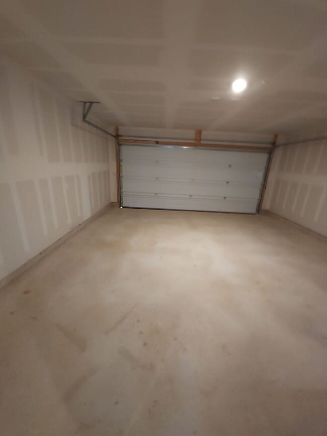 Building Photo - 2 Week Free rent Special! South Side of SA /VIDA community Brand New 4-bed, 2-bth home