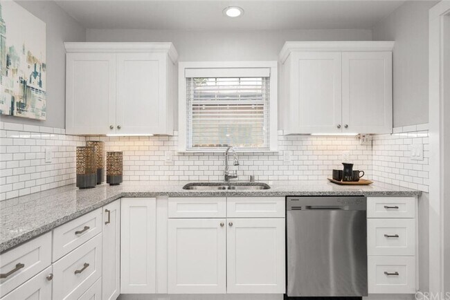 Building Photo - CHARMING HOME IN THE AVENUES