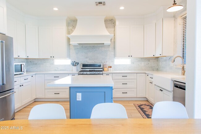 Building Photo - 2679 E Vermont Ct