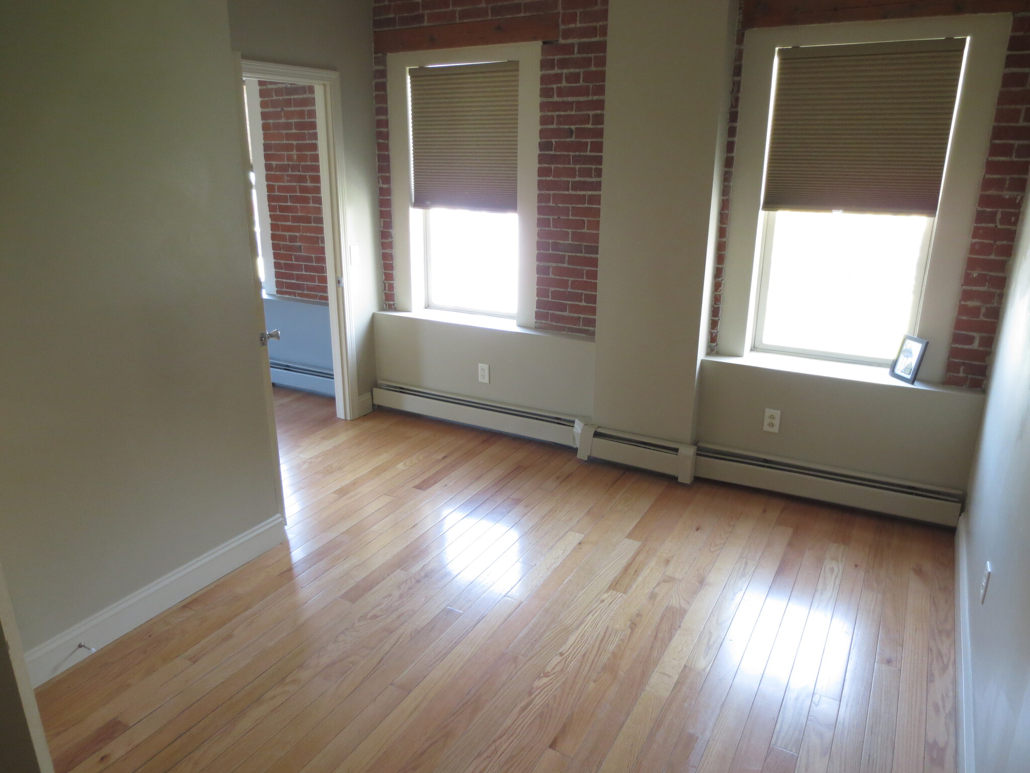 Building Photo - 148 French St