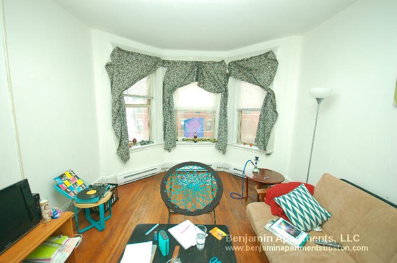 Building Photo - 883 Huntington Ave