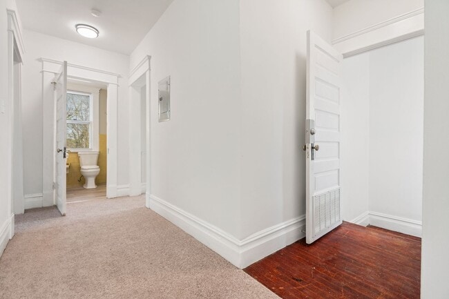 Building Photo - 1113 Camden Ave