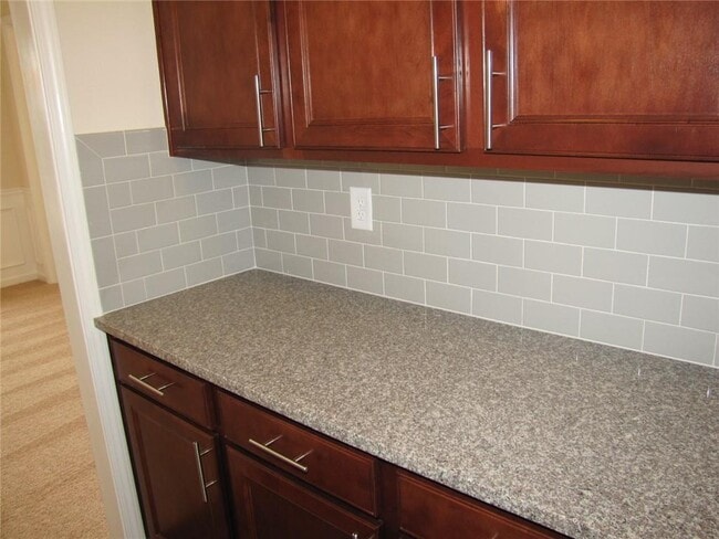 Building Photo - 462 Spring View Dr