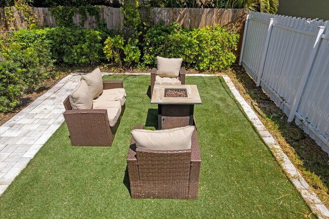 Building Photo - 1862 6th St