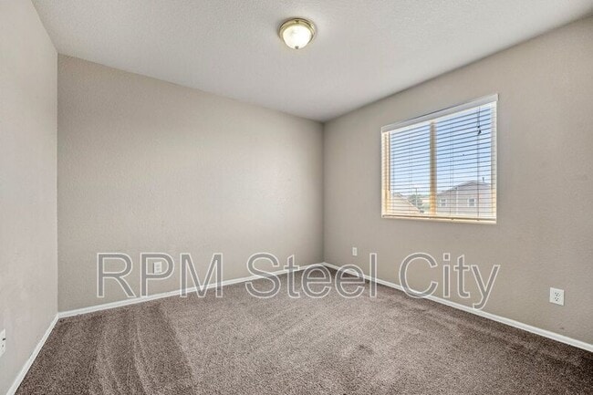 Building Photo - 2238 Meadowlark Ln