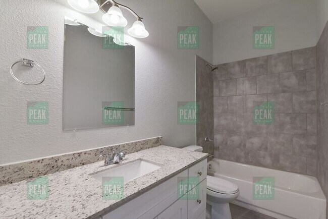 Building Photo - $1515! Beautiful Corner lot home in Fort Worth! Available 5/16!