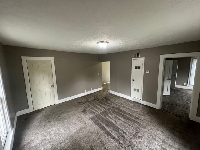 Building Photo - Vine duplex