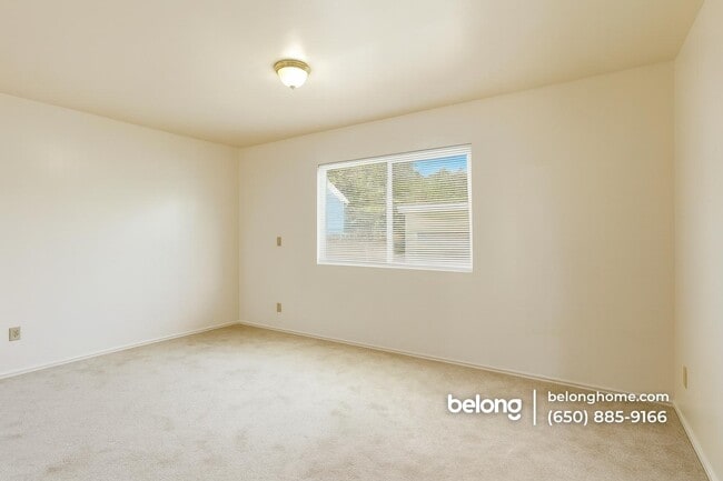 Building Photo - 210 N Delaware St