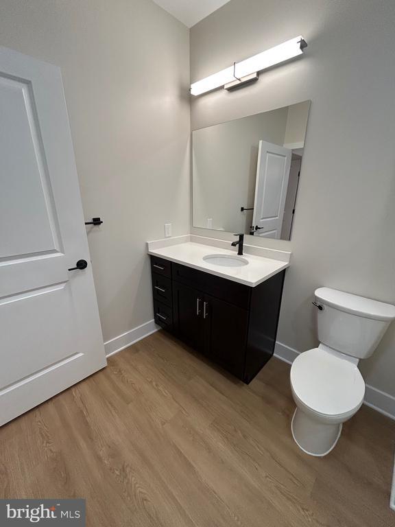 Building Photo - 624 Main St