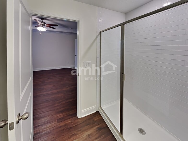 Building Photo - 6170 Little Blf Cir