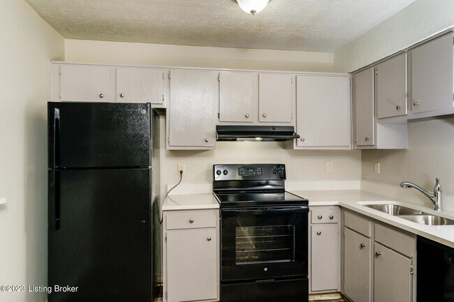 Building Photo - 2913 Dumesnil St