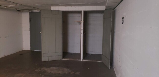 Building Photo - 2219 Avalon Ave