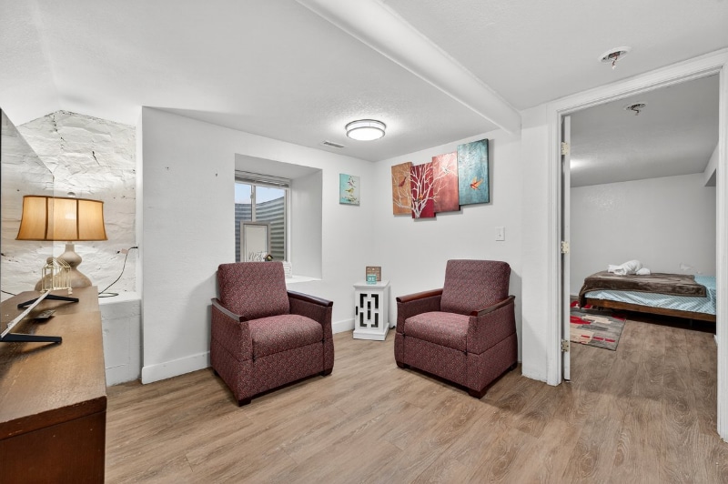 Building Photo - 1821 6th Ave