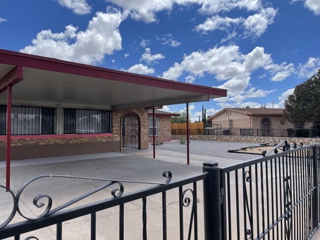 Building Photo - 10604 Fieldrock Ct