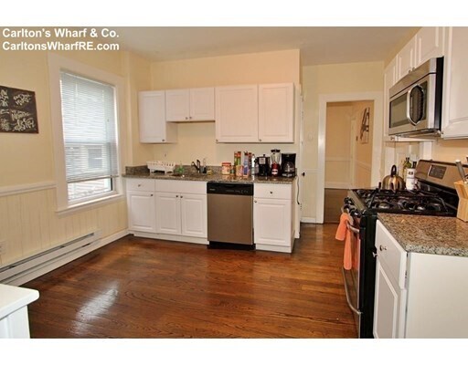 Building Photo - 97 Beacon St