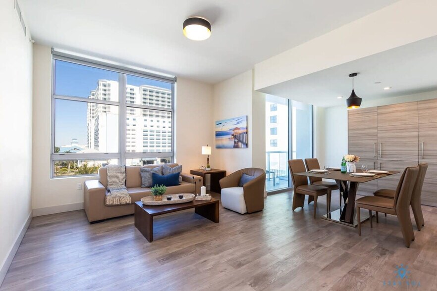 Building Photo - 777 N Ocean Dr