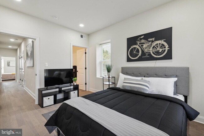 Building Photo - 1215 S 23rd St