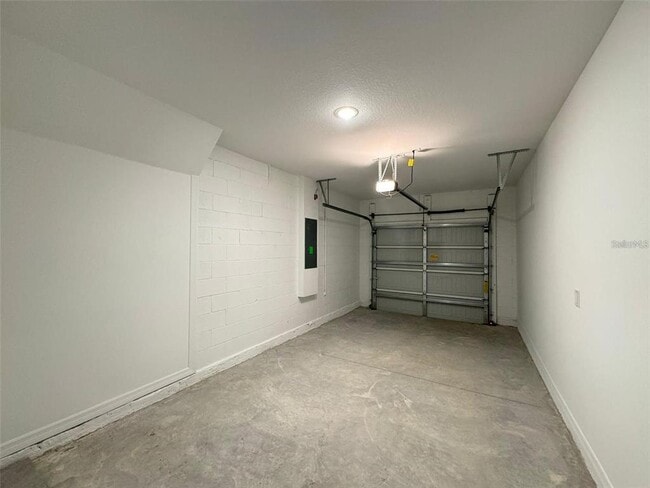 Building Photo - 15002 Windflower Aly