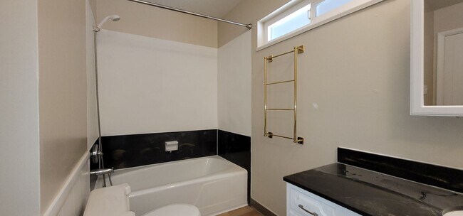 Building Photo - Beautiful 2 Bedroom / 2 Bath Bungalow Next to Hidden Valley Golf Club with Large Private Patio, N...