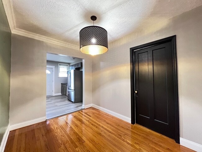 Building Photo - 5350 W Crystal St
