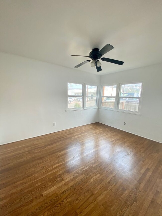 Building Photo - Midtown Ventura - Cottage Two bedroom, one bathroom