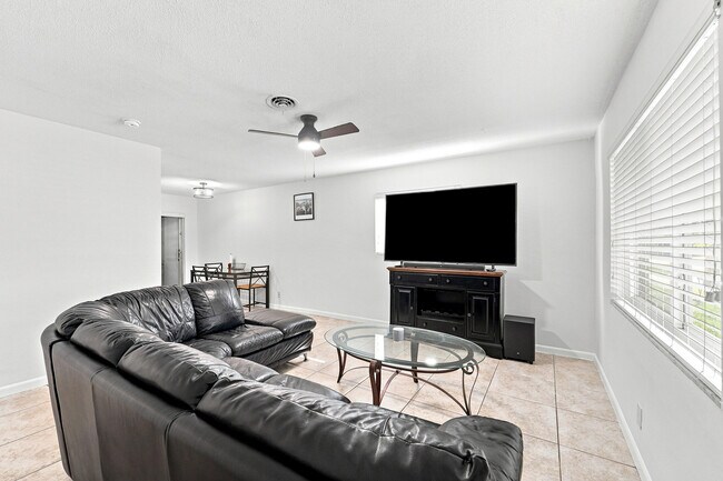 Building Photo - 2908 NW 48th St