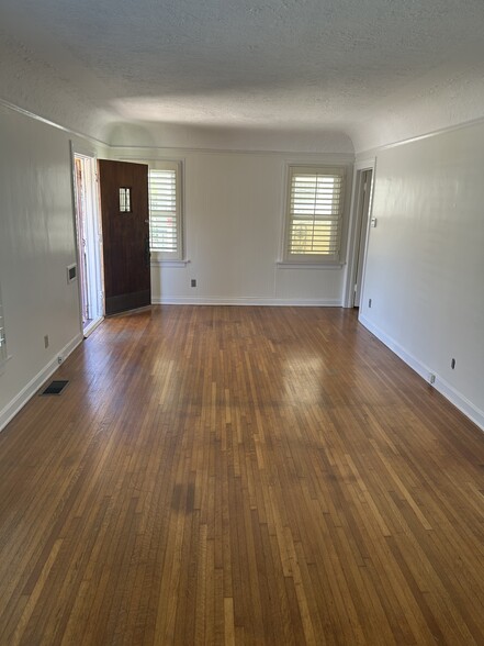 Building Photo - 158 Argonne Ave