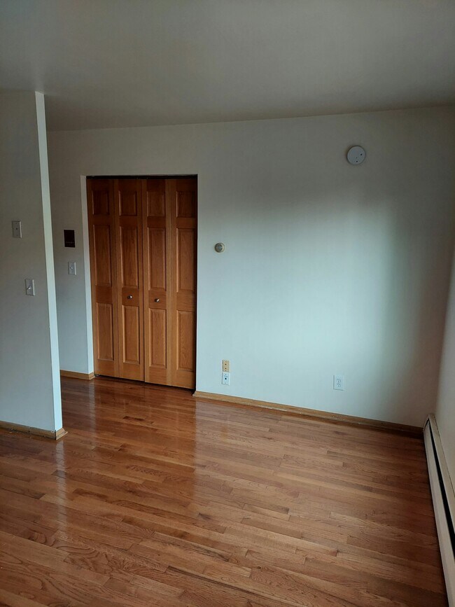 Building Photo - 2210 Pillsbury Ave