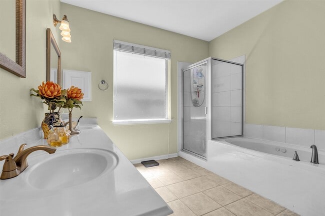 Building Photo - 119 N Westwinds Cir