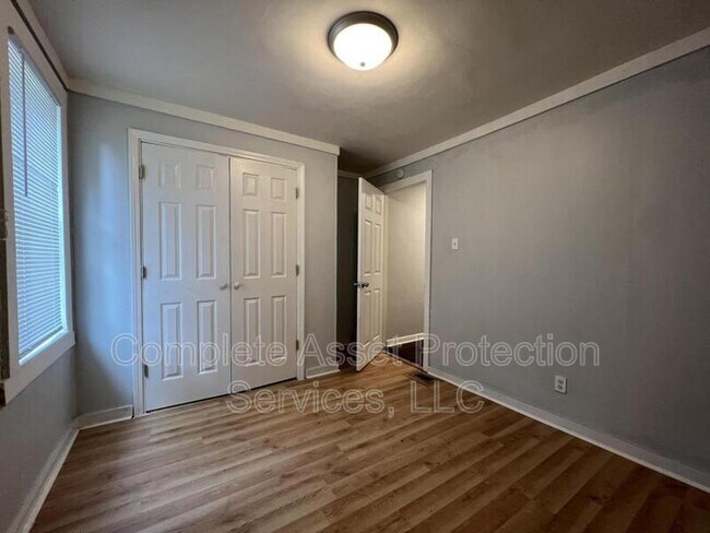 Building Photo - 2788 Hickory St