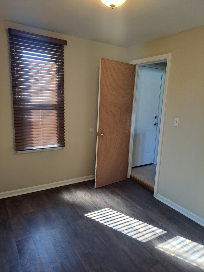 Building Photo - 4847 W Berenice Ave