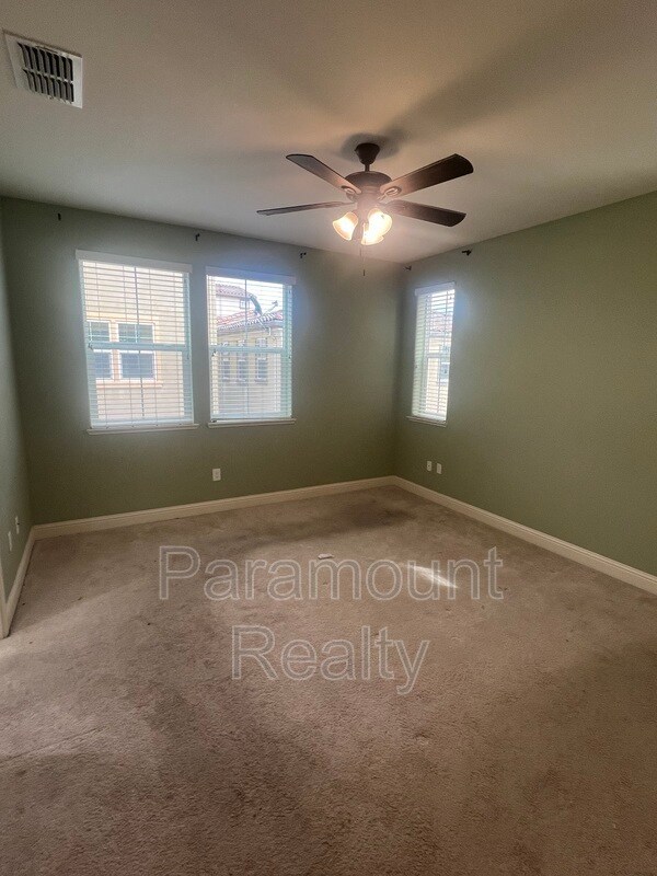 Building Photo - 3203 Vittoria Loop