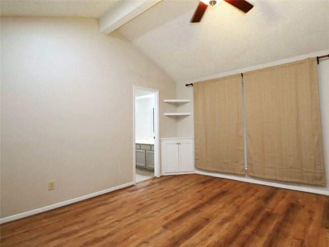 Building Photo - 3413 Benfield Dr