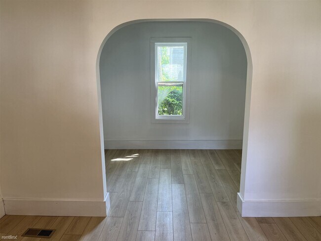 Building Photo - 3 br, 2 bath House - 215 Lindale Ave