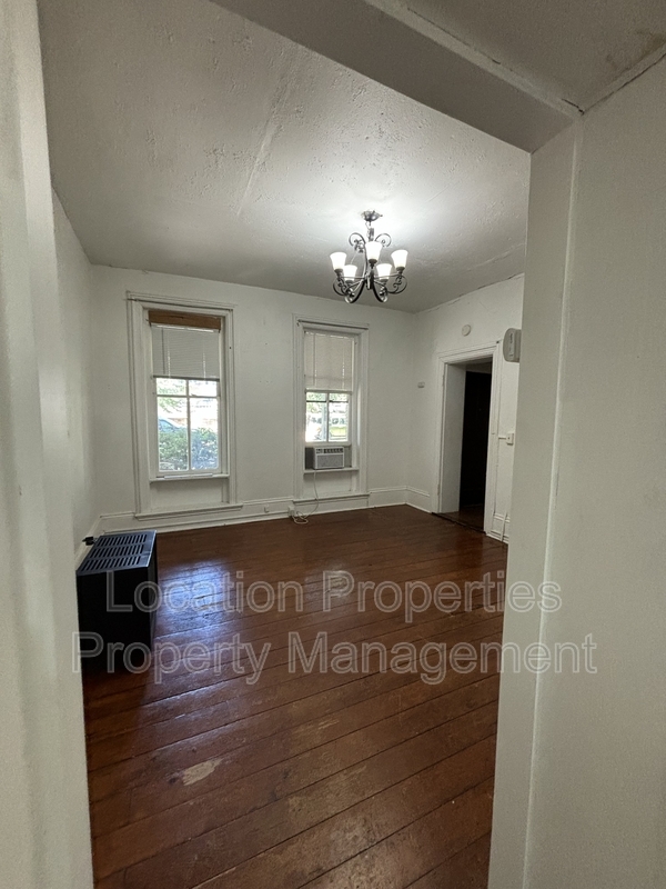 Building Photo - 728 Rhode Island St