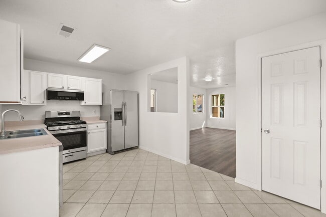 Building Photo - 2943 Quail Pointe Dr NW