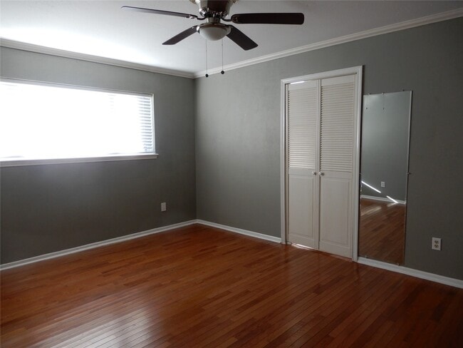 Building Photo - 12042 Sturdivant St