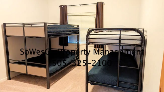 Building Photo - Beautifully Furnished Home on 2.5 acres