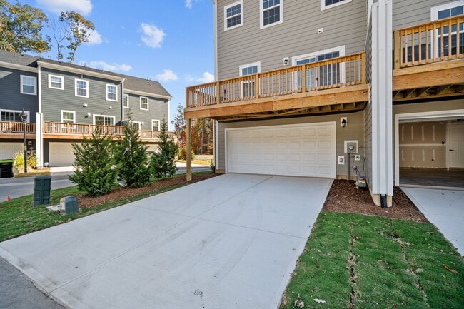 Building Photo - 1509 Newpoint Dr