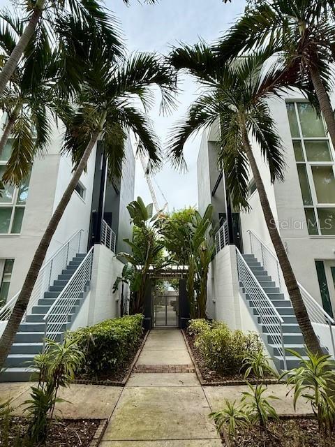Building Photo - 343 4th Ave S