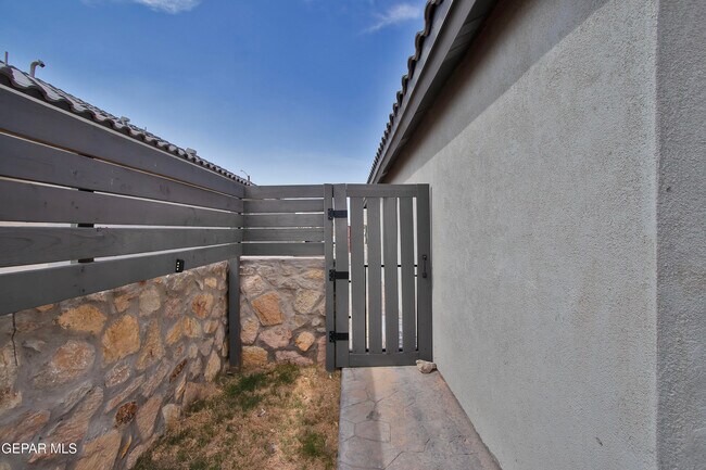 Building Photo - 13416 Cinderford Ave