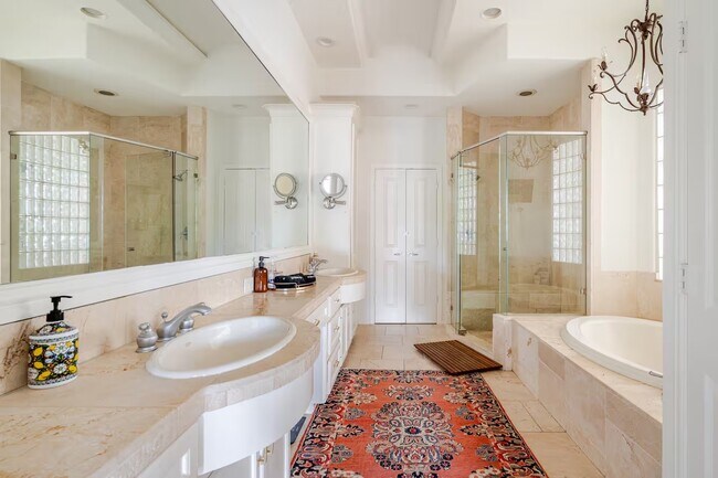 Building Photo - 6515 Minola St