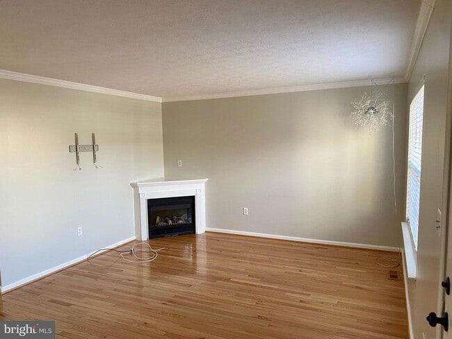 Building Photo - 142 Surrey Club Ln