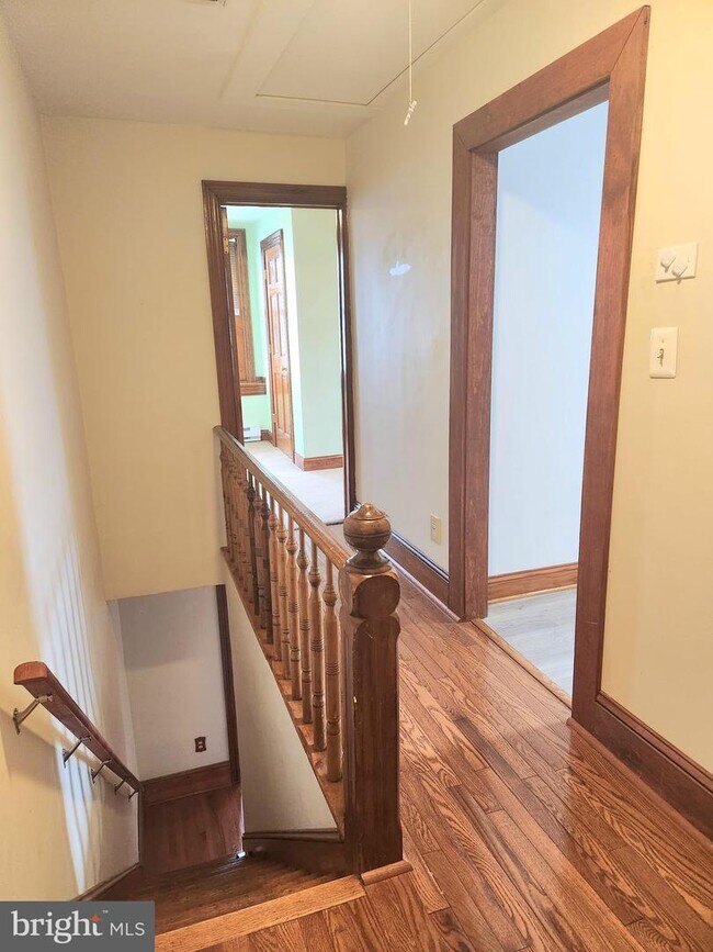 Building Photo - 153 2nd Ave