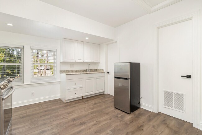 Building Photo - 3517 N Flagler Dr