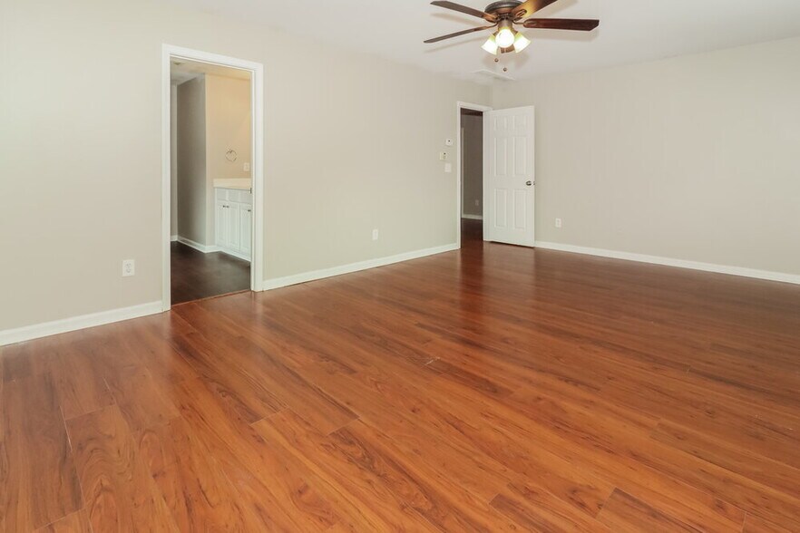 Building Photo - 3060 Whittier Way