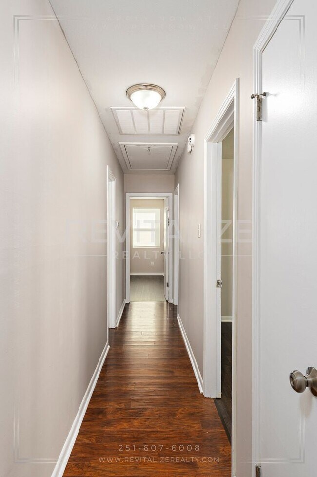 Building Photo - Beautifully Updated 4-Bedroom Home in West Mobile!