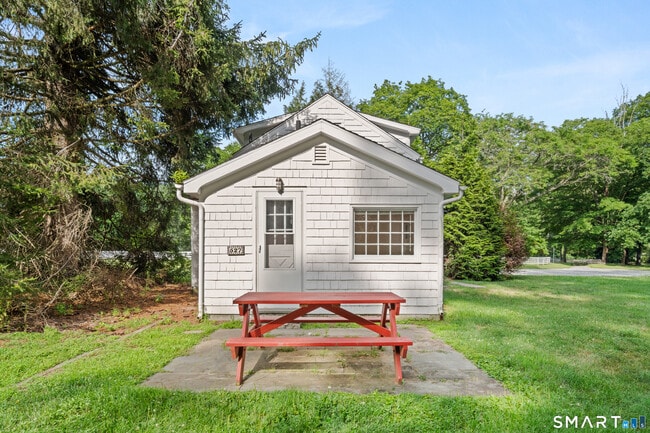 Building Photo - 527 Danbury Rd