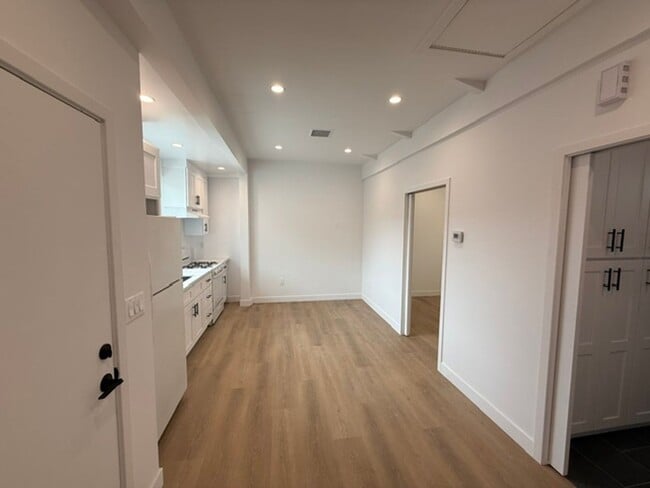 Building Photo - Modern 1BR/1BA New Build house in North Inglewood