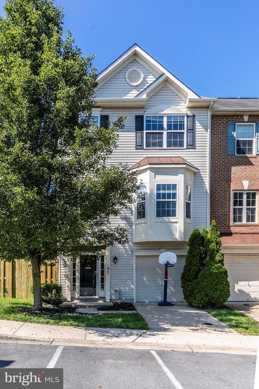 Building Photo - 1742 Trestle St